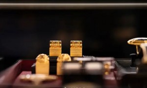 一件香囊飙涨7万多，1200亿老铺黄金猛提价