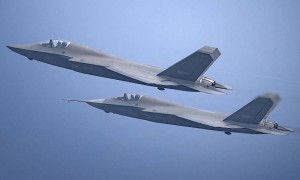 歼-20年产量能达120架？美媒惊呼：生产进度越来越快，中国空军实力再攀高峰