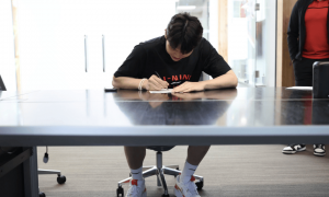 原创 
            8255美元！杨瀚森联合试训球衣拍出高价 成交价仅次于状元弗拉格