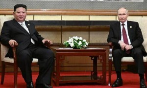 普京与金正恩在京会谈，同乘一辆车前往会谈地点