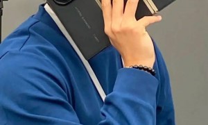 三折叠降价了，17999元起！余承东：大屏看大盘，是炒股神器，“能超越华为的只有华为”！麒麟芯片重现，现场欢呼